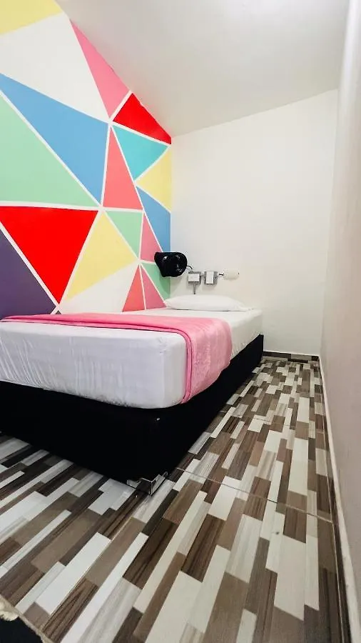 Kromatic Hostel Medellín Hotel