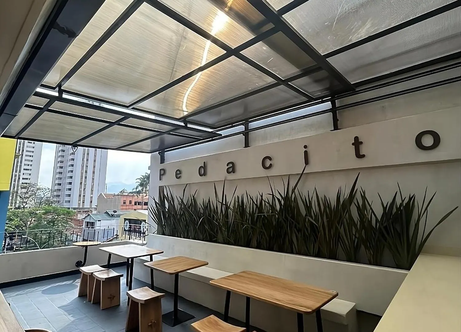 Kromatic Hostel Medellín Hotel