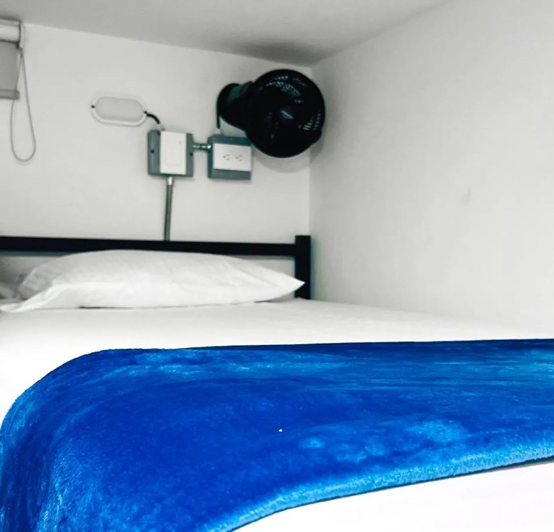 Kromatic Hostel Medellin 0*,  Colombia