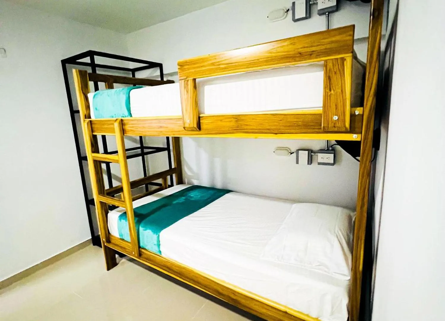 Kromatic Hostel Medellín Hotel